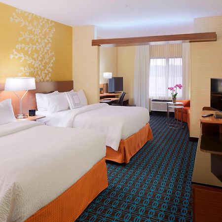 Fairfield Inn & Suites By Marriott Springfield Northampton/Amherst Exterior photo