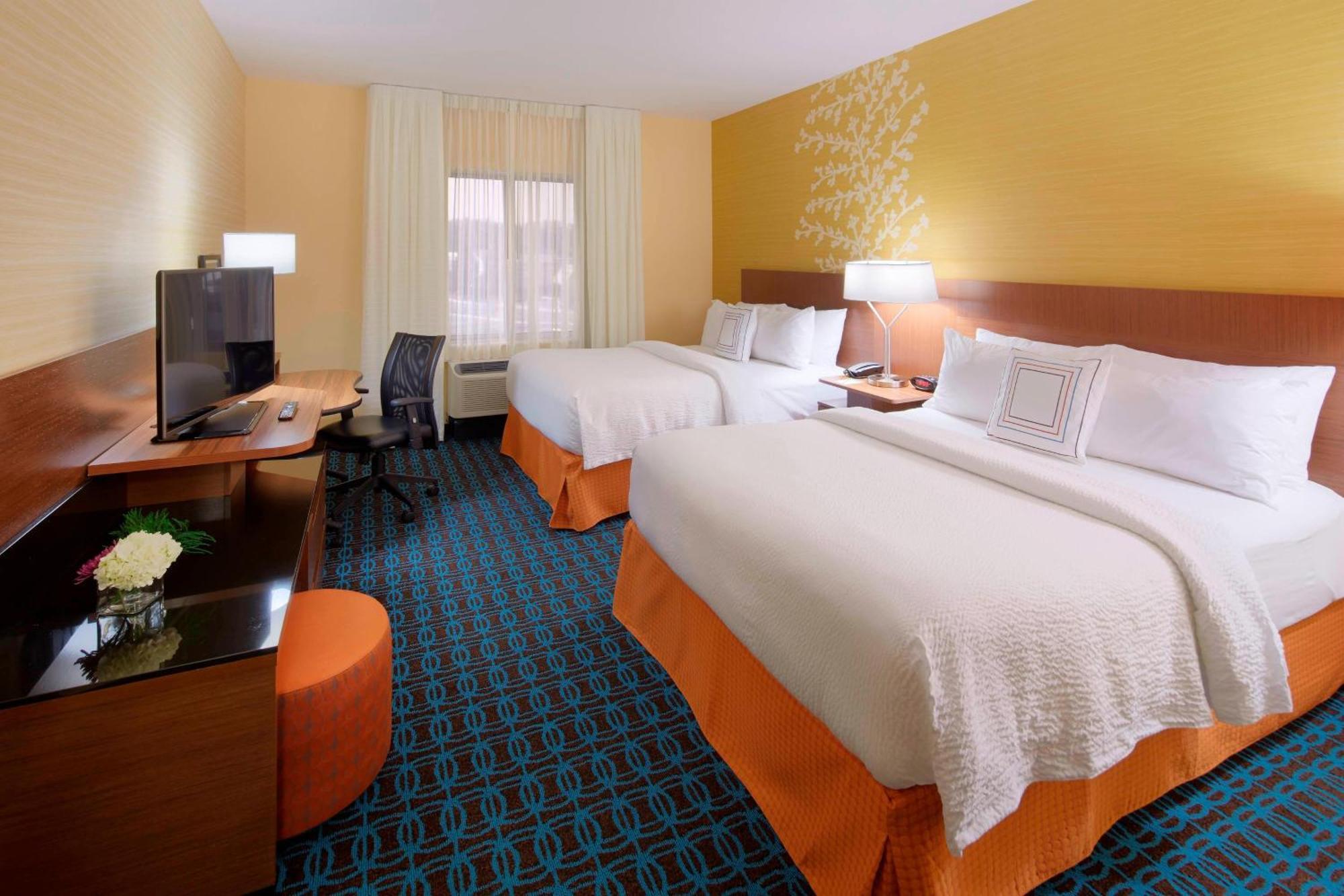 Fairfield Inn & Suites By Marriott Springfield Northampton/Amherst Exterior photo